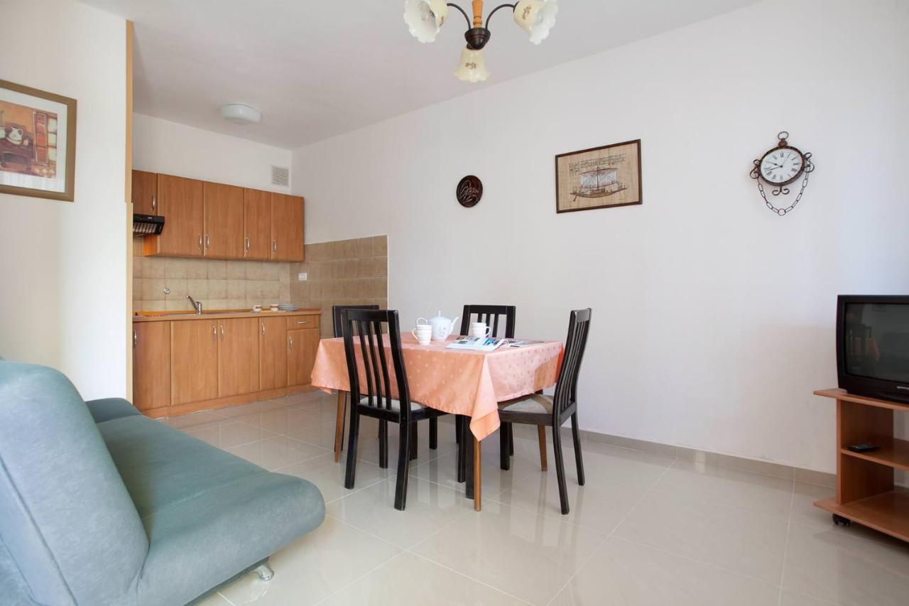 Apartments Lina 2023 拉巴克 外观 照片