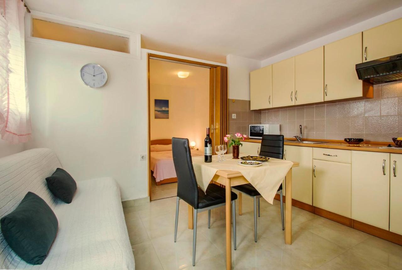 Apartments Lina 2023 拉巴克 外观 照片